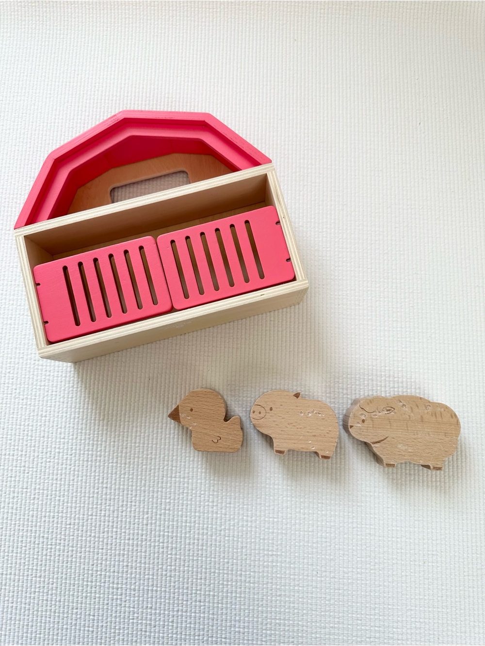 KiwiCo Wooden Barn + Stackable Animals